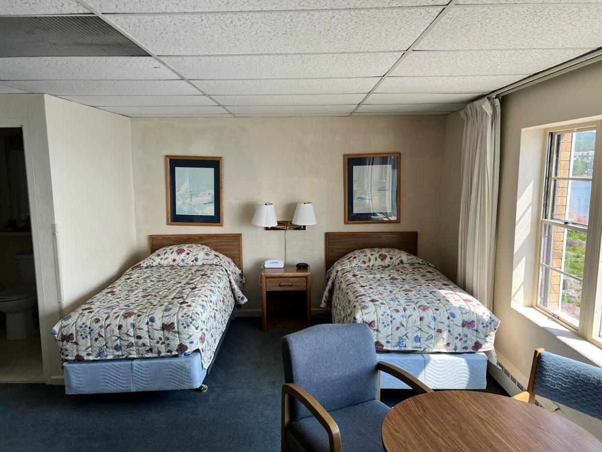Shoreline Inn Grand Marais Exterior photo