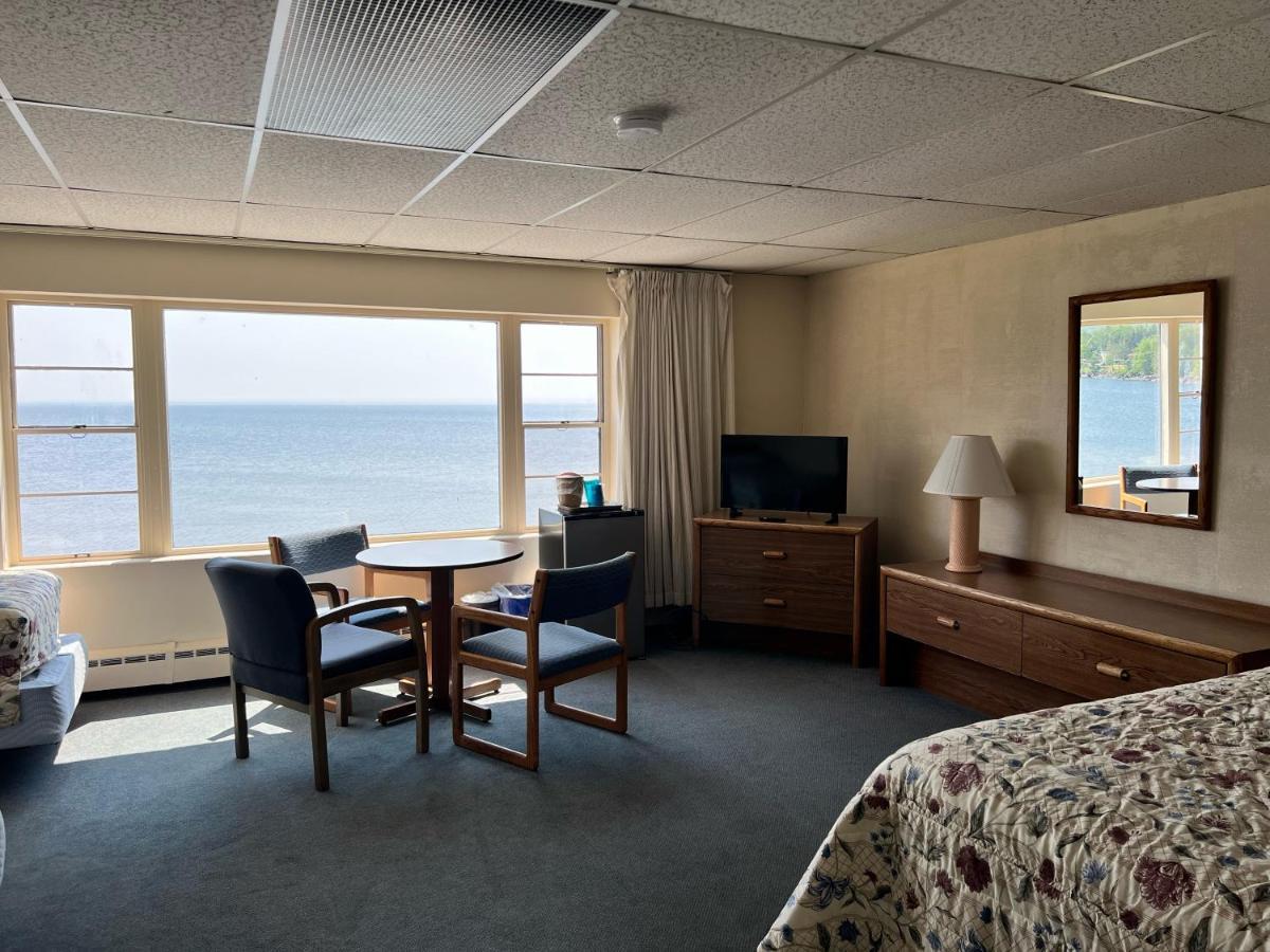 Shoreline Inn Grand Marais Exterior photo